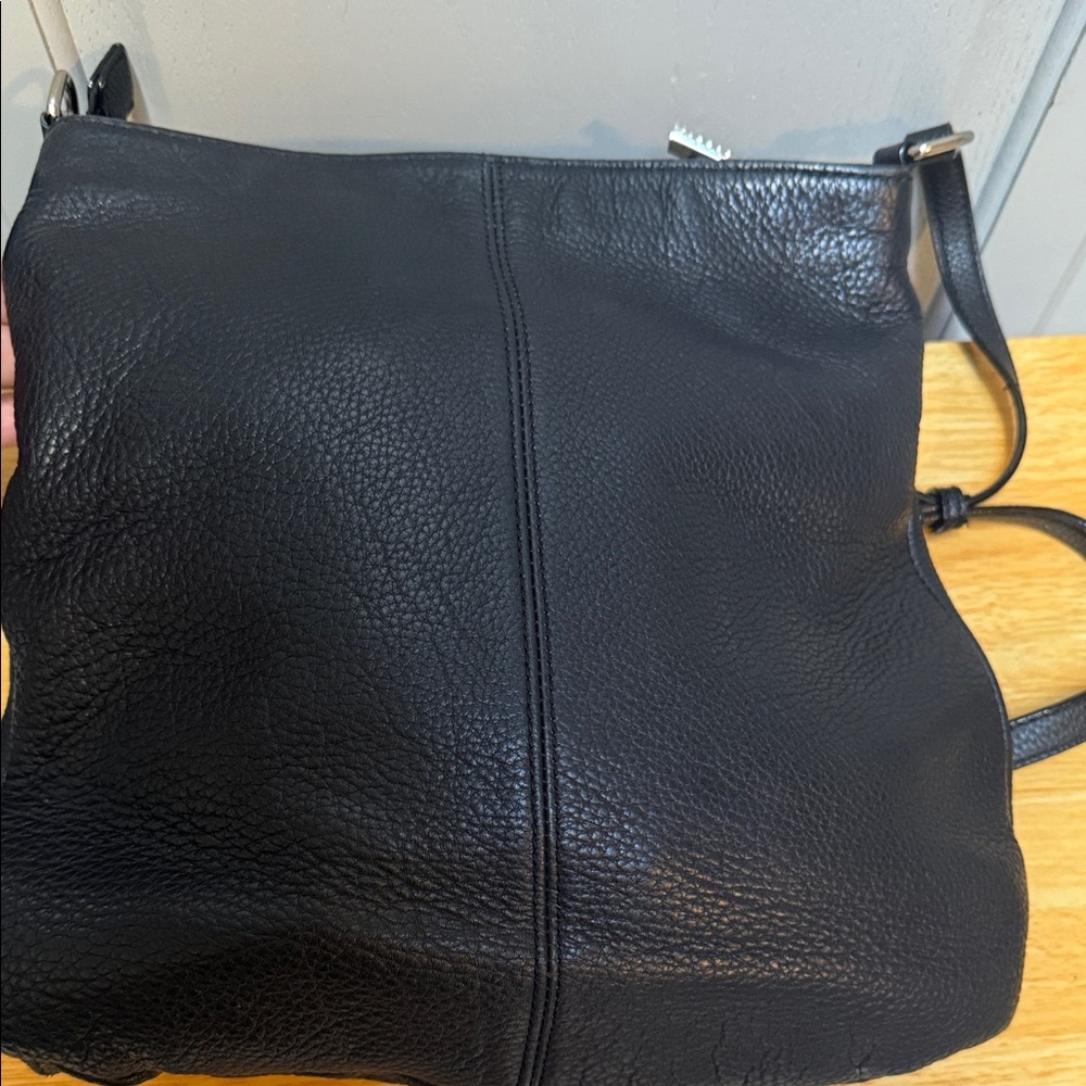 Black Leather Shoulder Bag - Picture 4 of 17